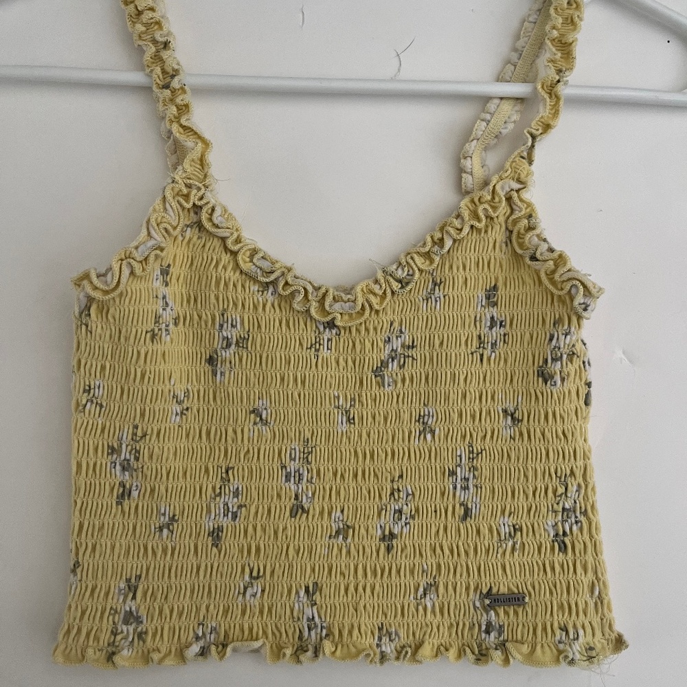 Hollister Top Yellow Cropped Tank